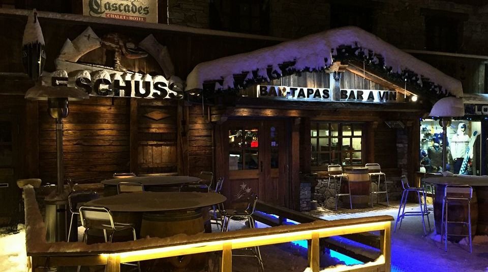 schuss bar courchevel