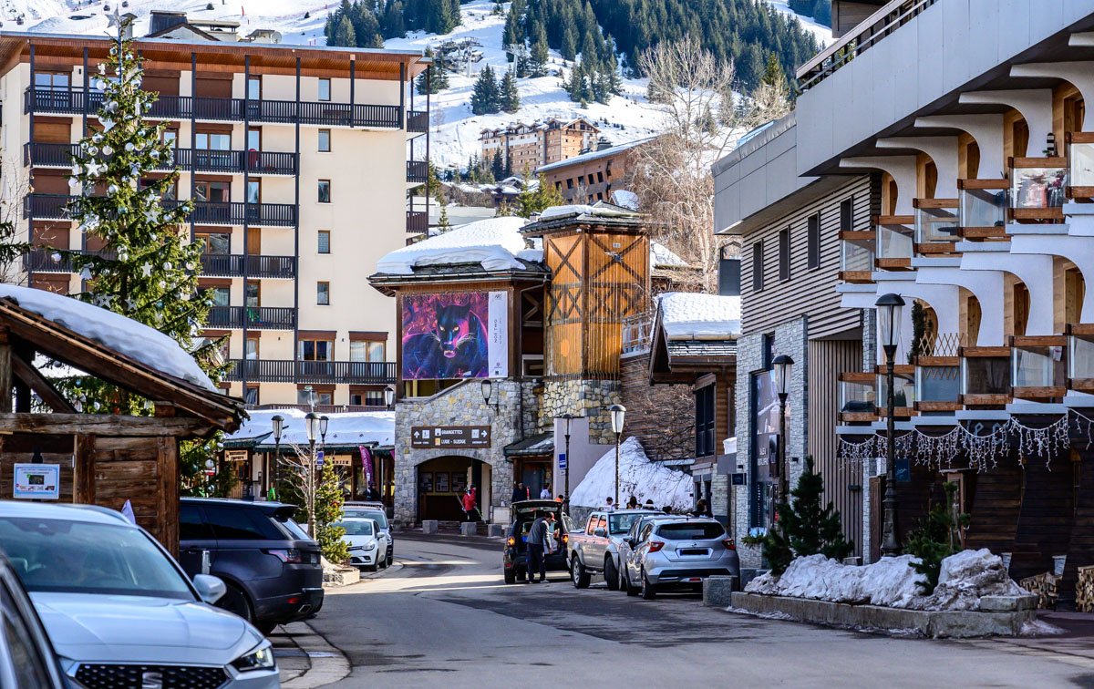 Courchevel 1550 (Village) Resort Guide Courchevel.VIP